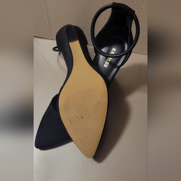 Express Heels - Picture 3 of 3